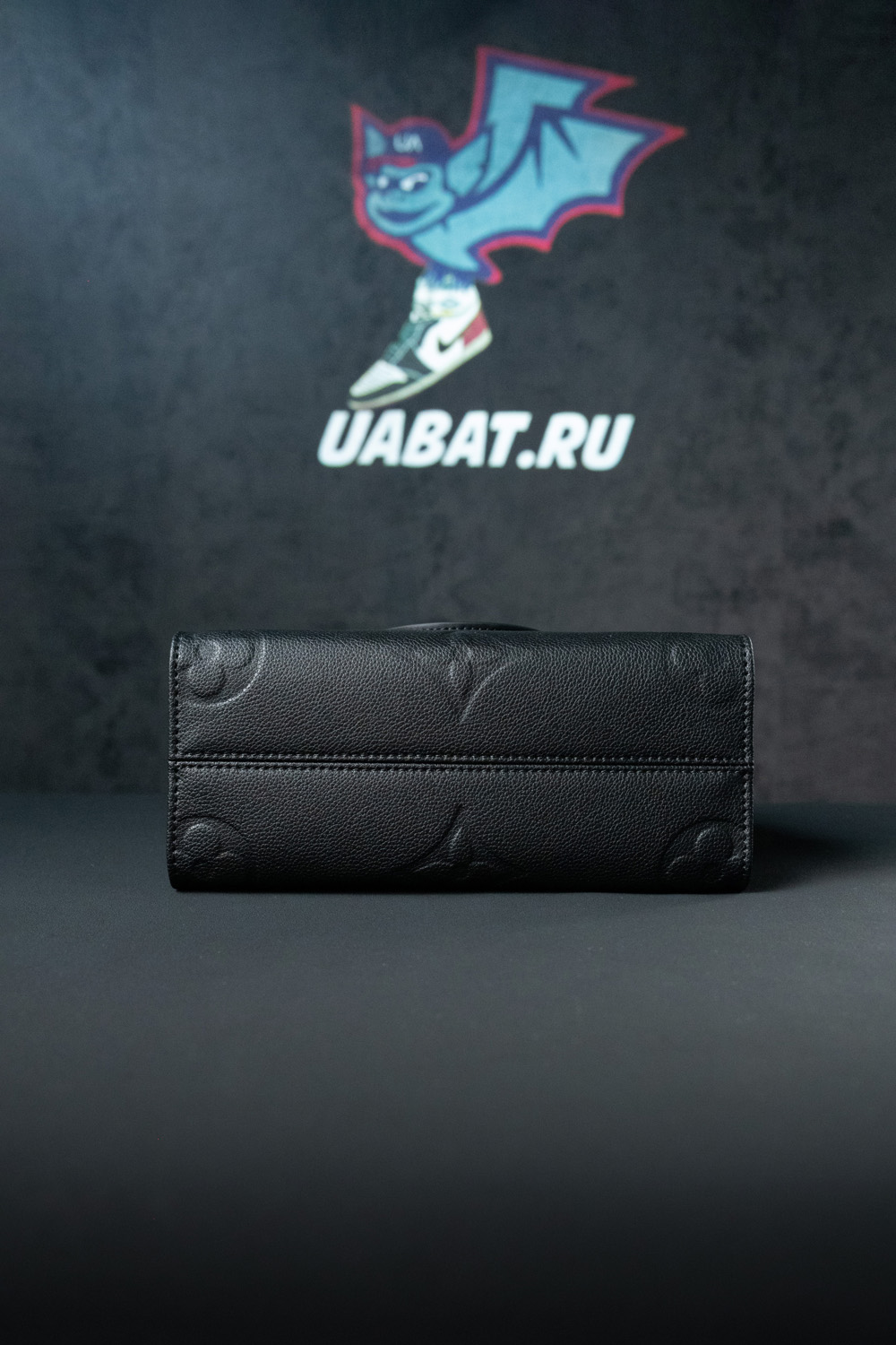 l0*is V*t0n bags 45560m 25*19*11.5cm