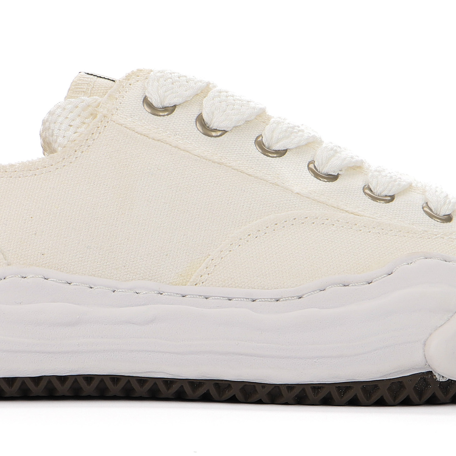 Ma*s*n mihara yasuhiro hank og sole canvas low white