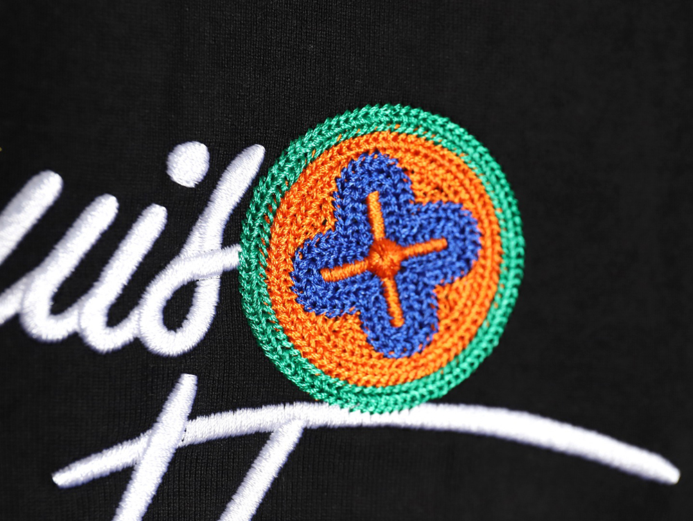 l0*is V*t0n floral and monogrammed collar short