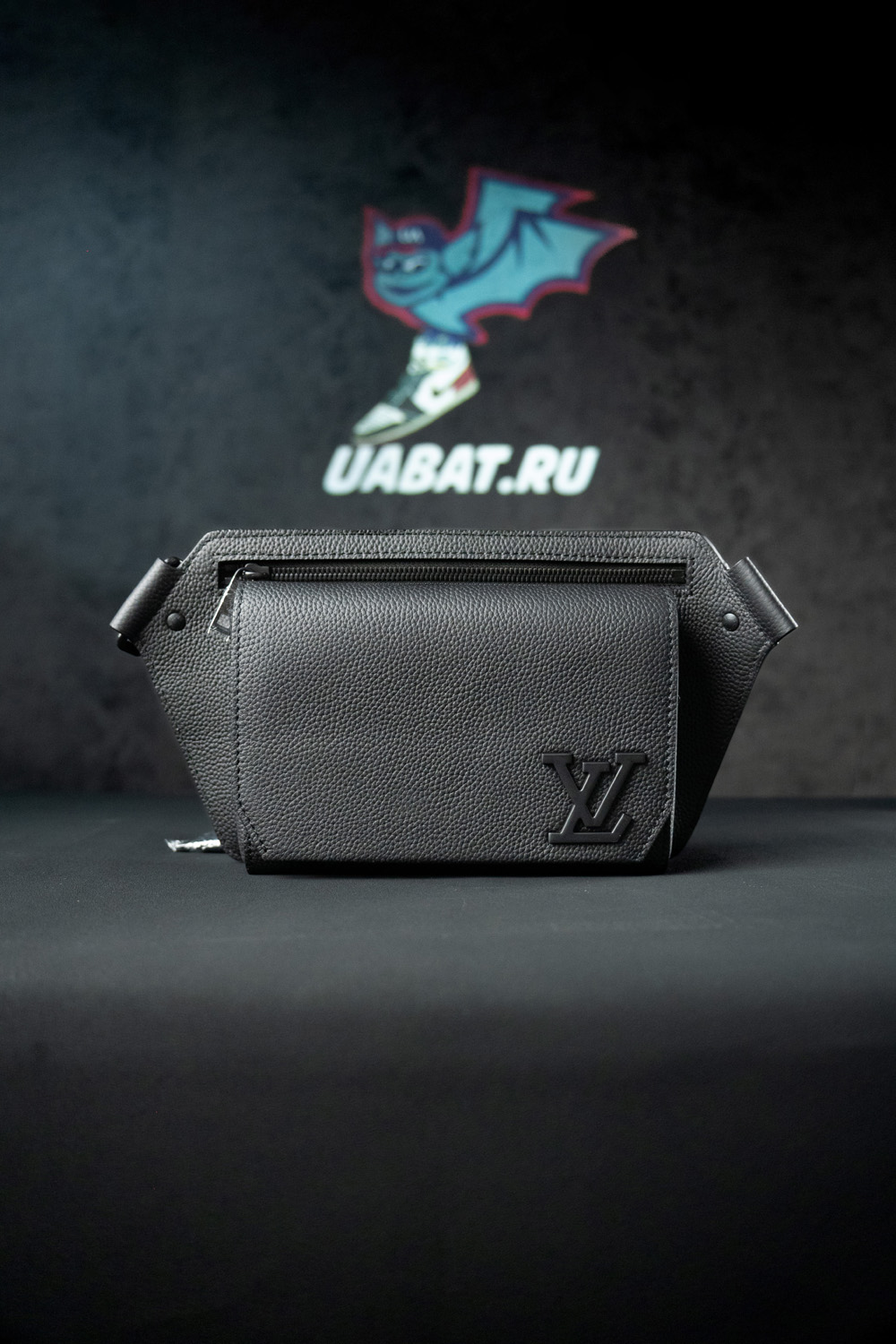 l0*is V*t0n bags m57081 30*16*3cm