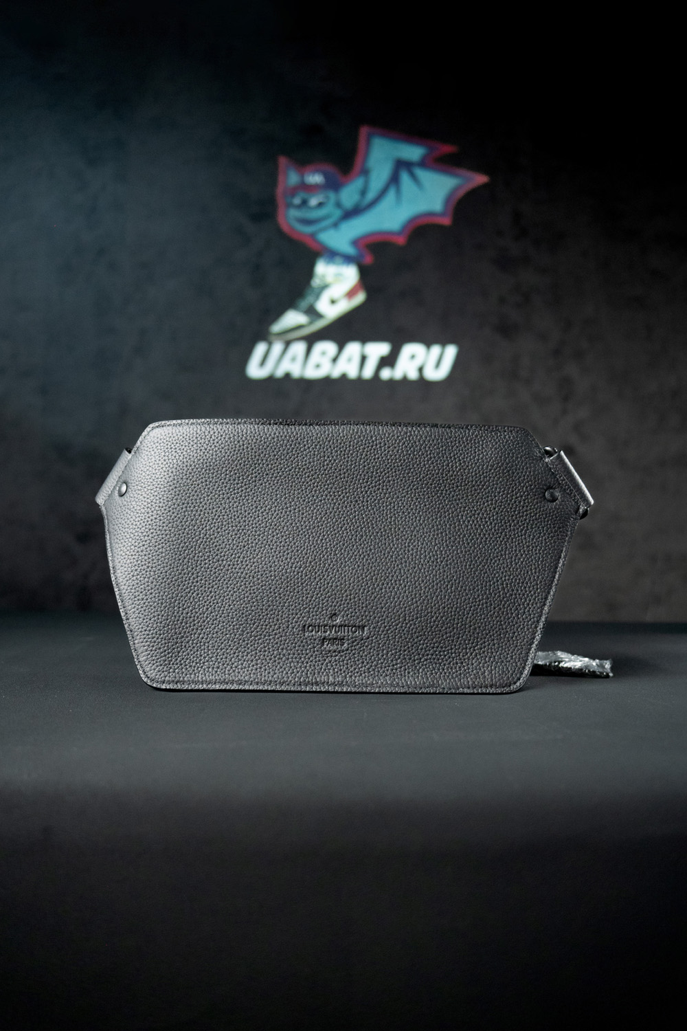 l0*is V*t0n bags m57081 30*16*3cm