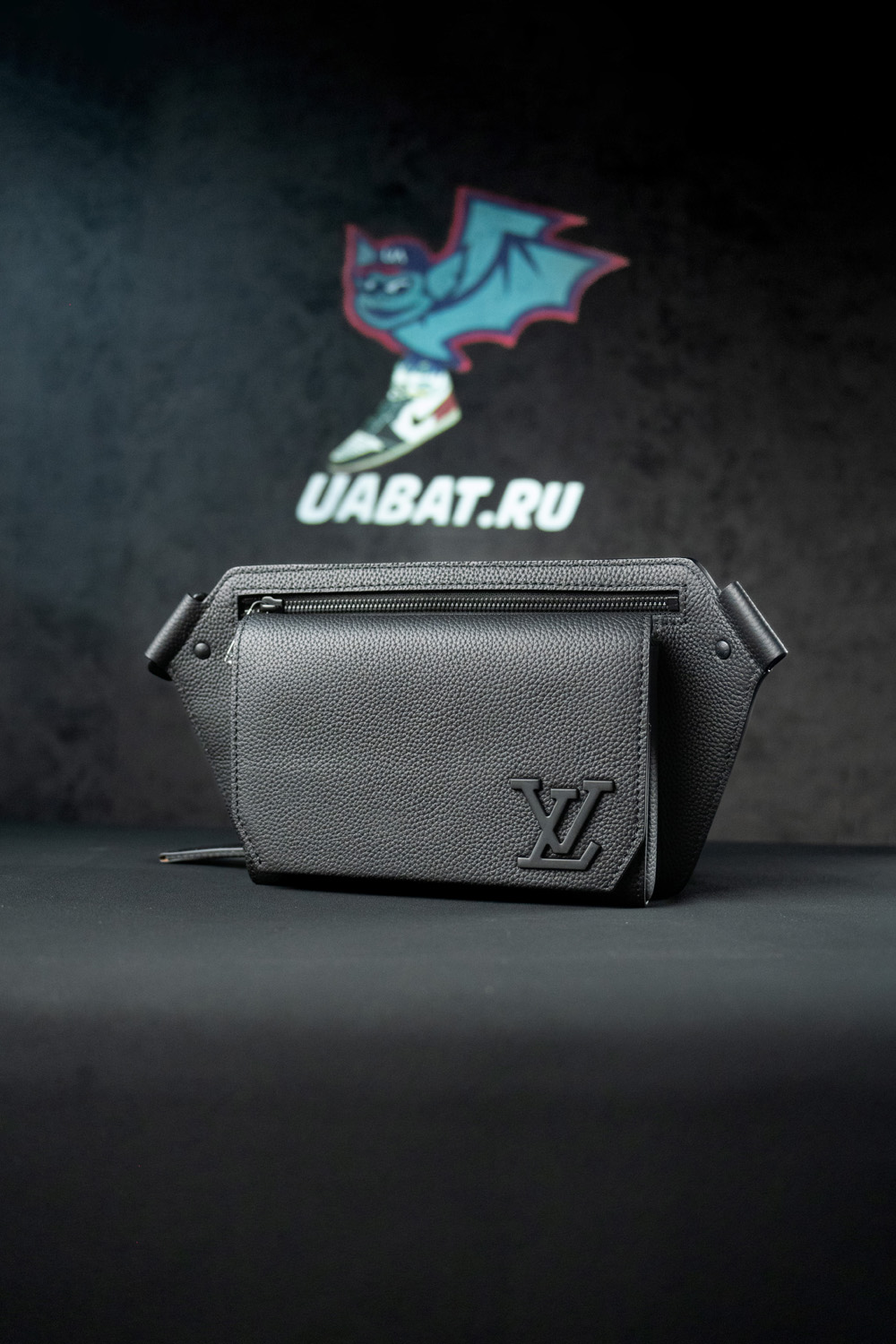 l0*is V*t0n bags m57081 30*16*3cm