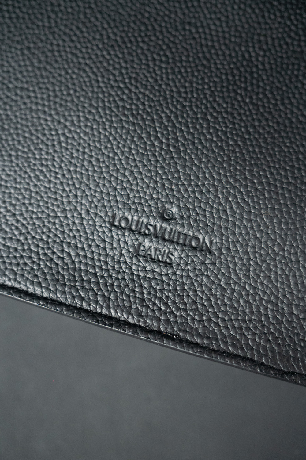 l0*is V*t0n bags m57081 30*16*3cm