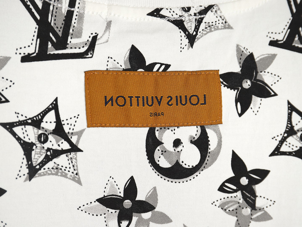 l0*is V*t0n all over print shadow short sleeve