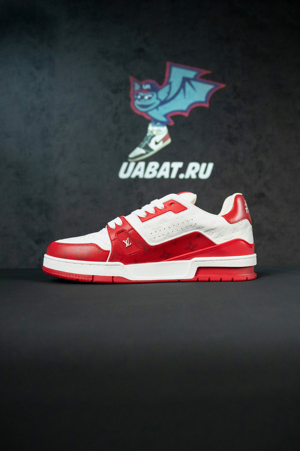 l0*is V*t0n trainer #54 signature red white