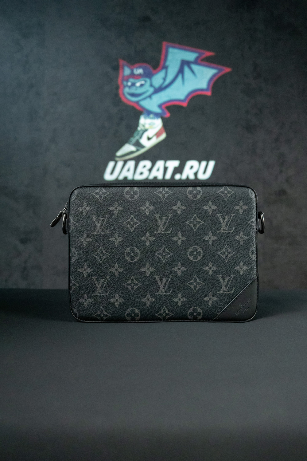 l0*is V*t0n bags m69443 25*18.5*7cm