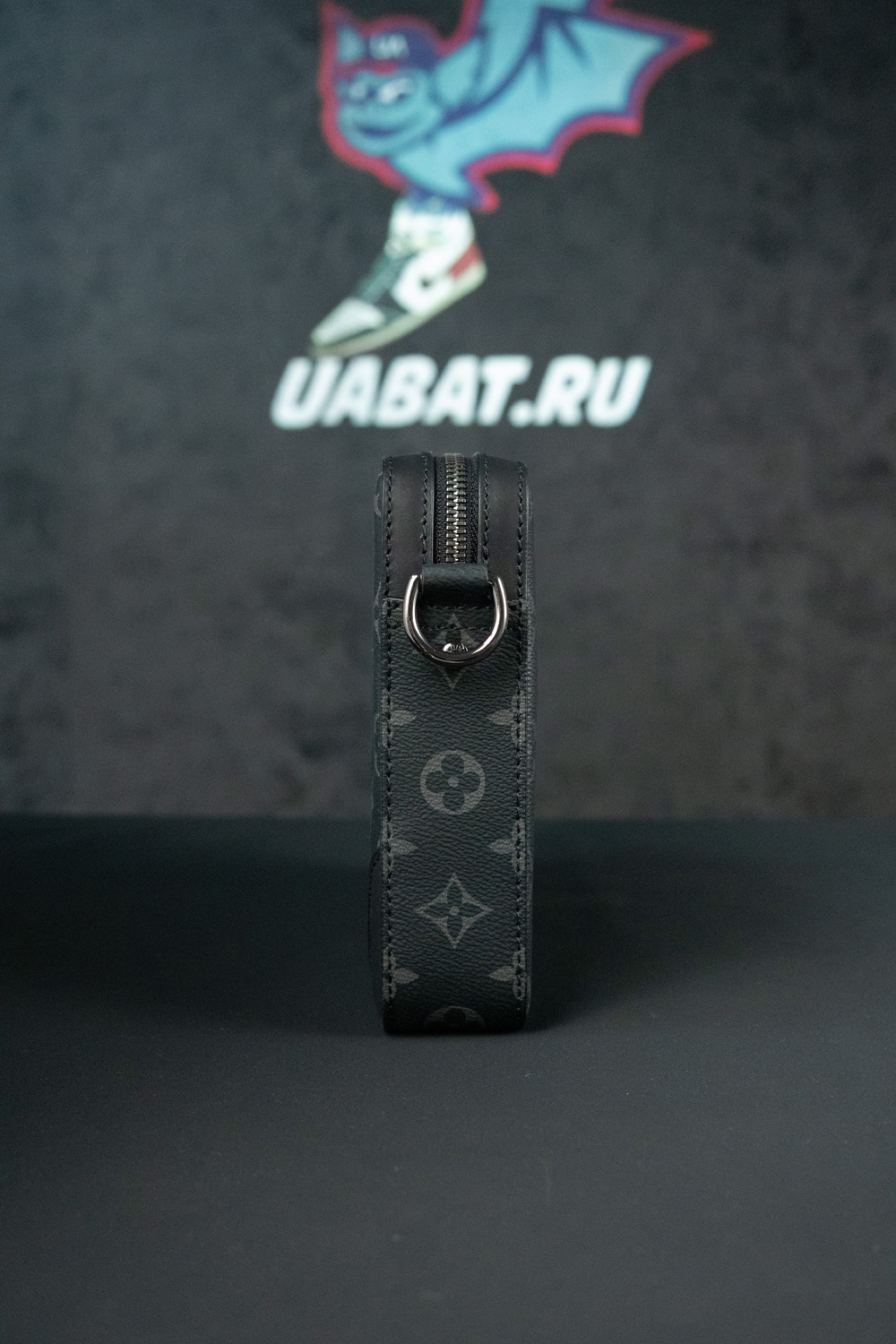 l0*is V*t0n bags m69443 25*18.5*7cm