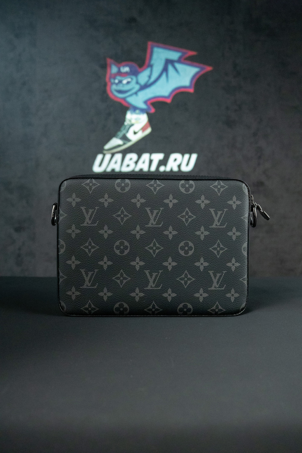 l0*is V*t0n bags m69443 25*18.5*7cm