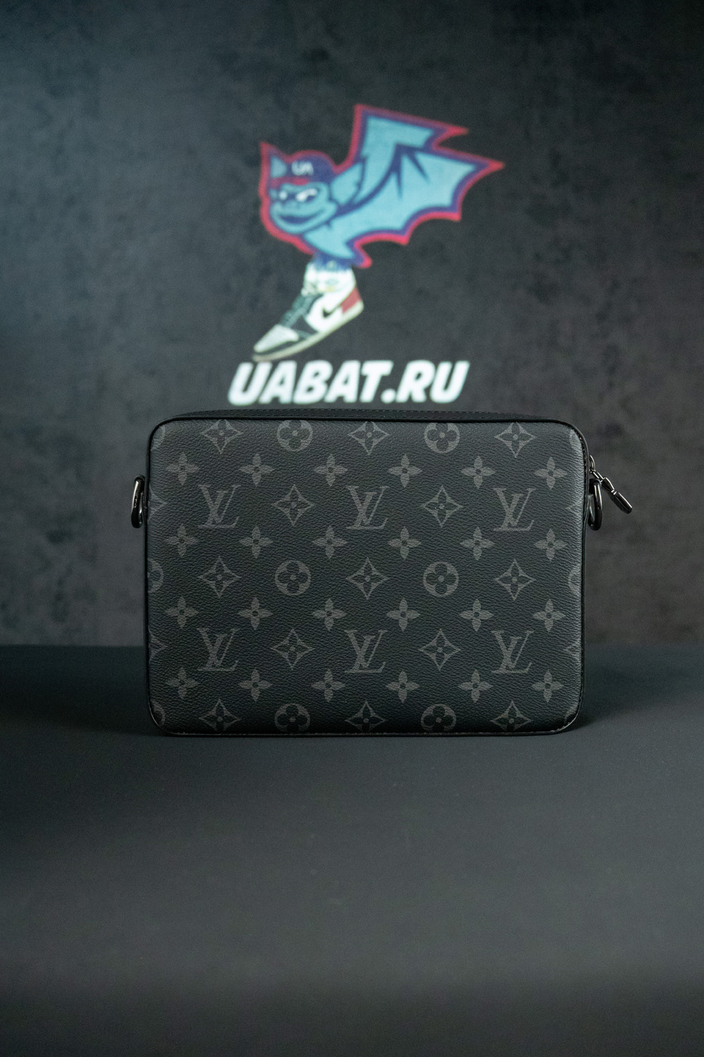 l0*is V*t0n bags m69443 25*18.5*7cm