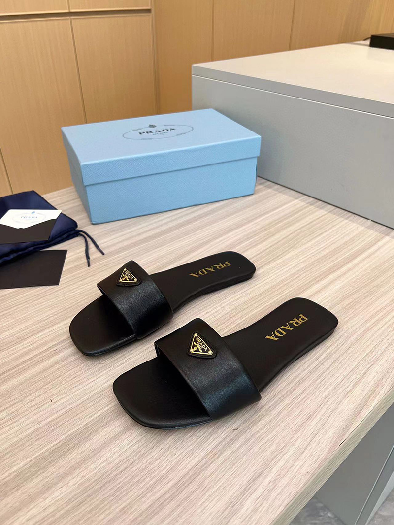 Pra*a leather slides