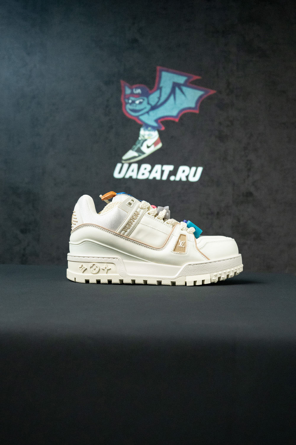 l0*is V*t0n trainer maxi white 1ab8ri