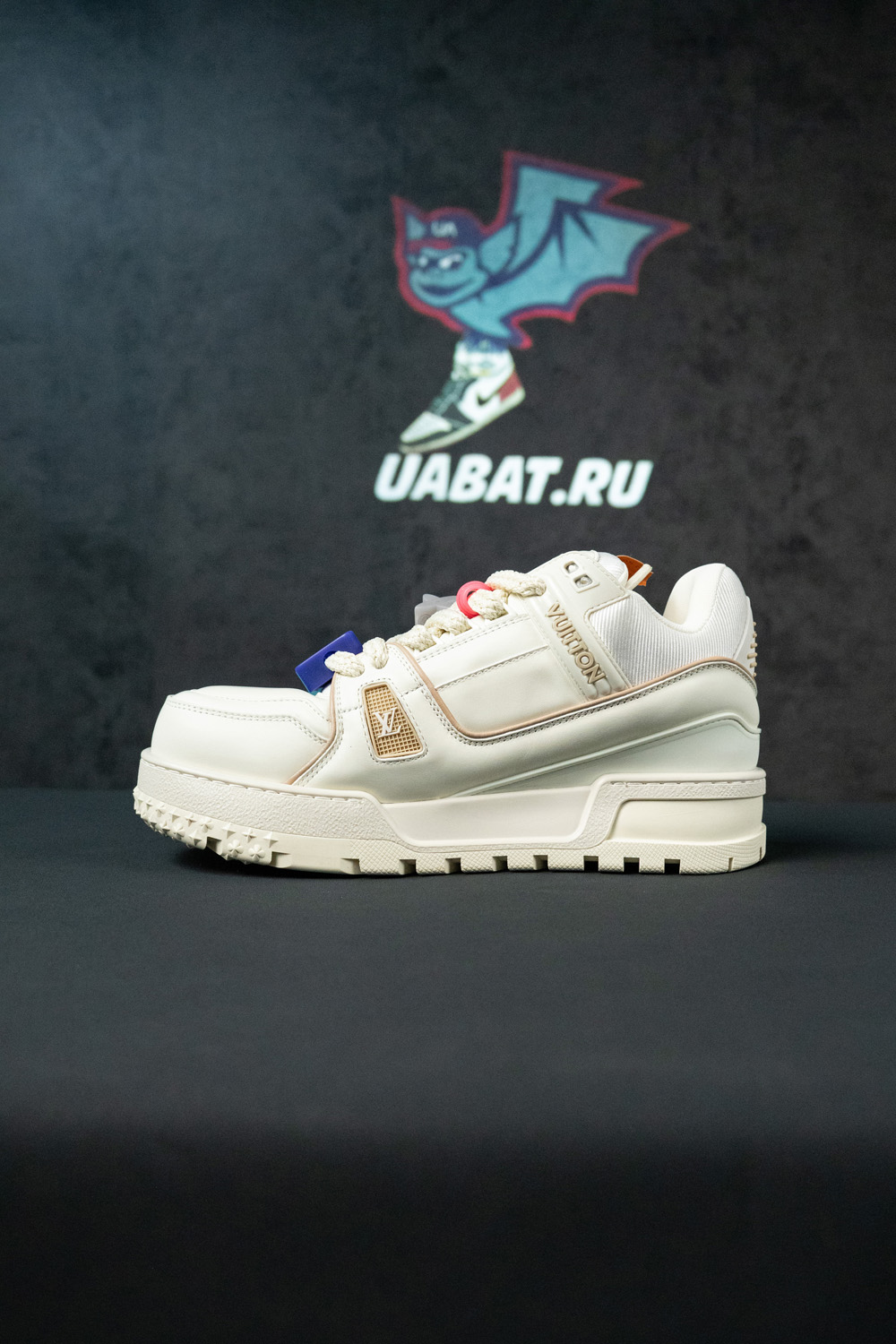 l0*is V*t0n trainer maxi white 1ab8ri