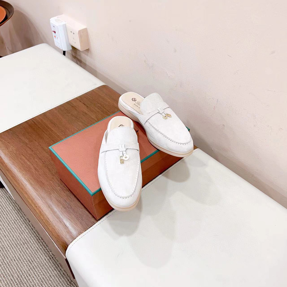 L**o p*ana babouche charms walk moccasin slippers