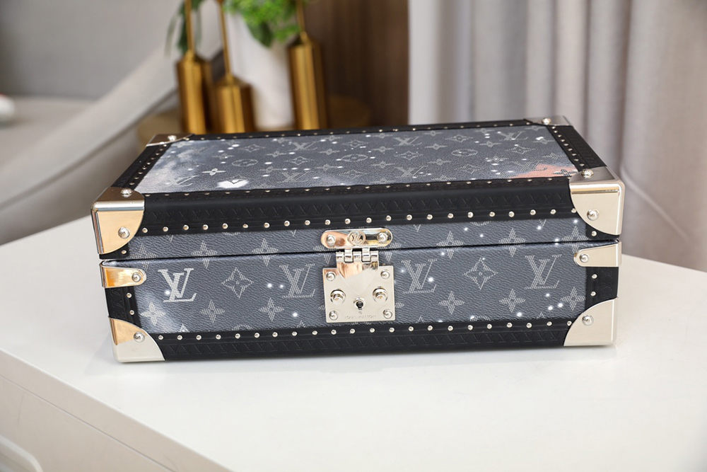 l0*is V*t0n 8 watch case n48123 34*18*11cm