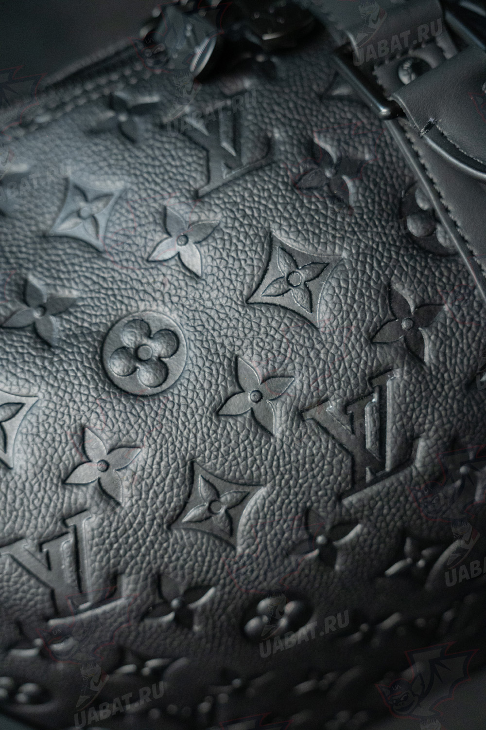 l0*is V*t0n bags m59025 50*29*23cm