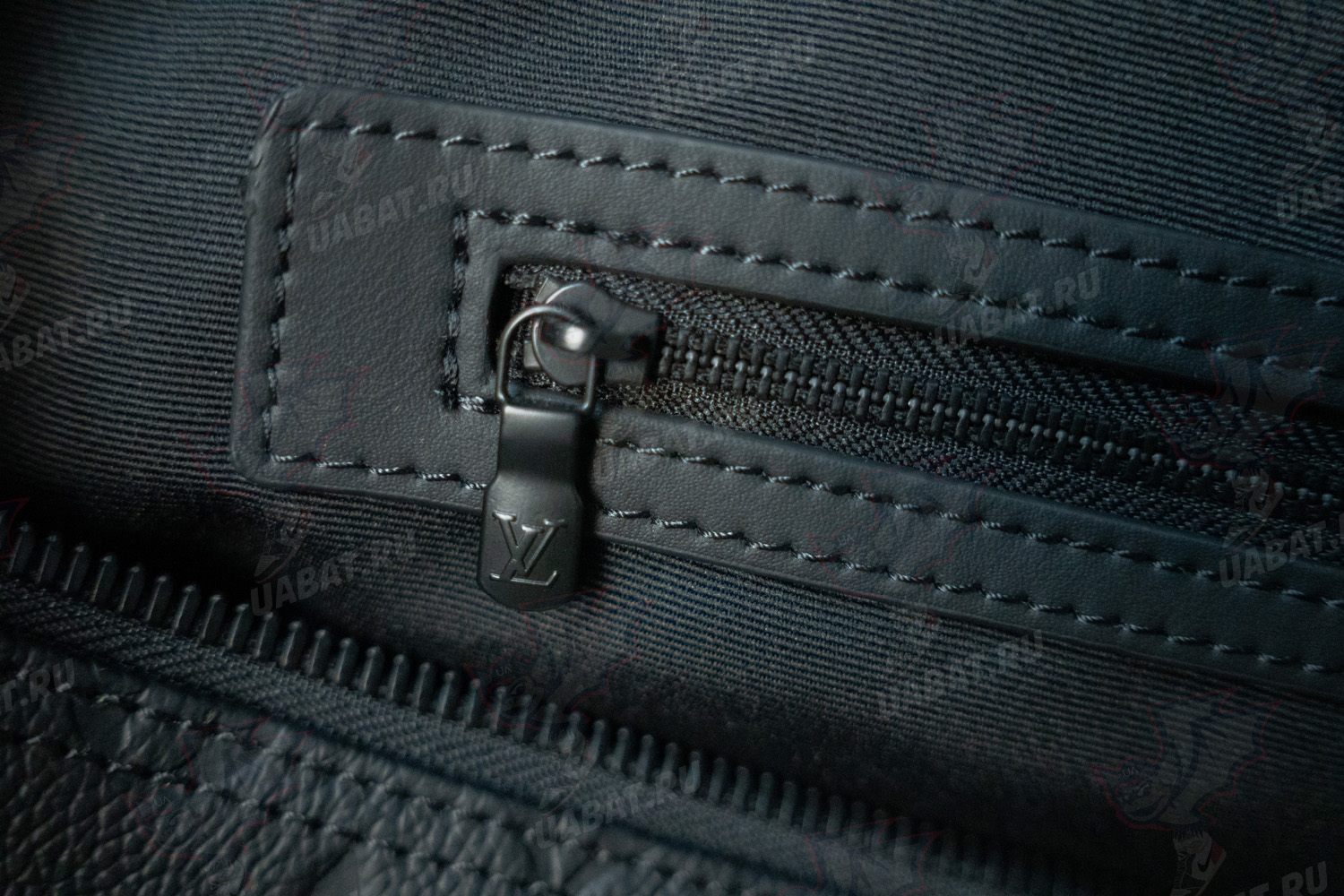 l0*is V*t0n bags m59025 50*29*23cm