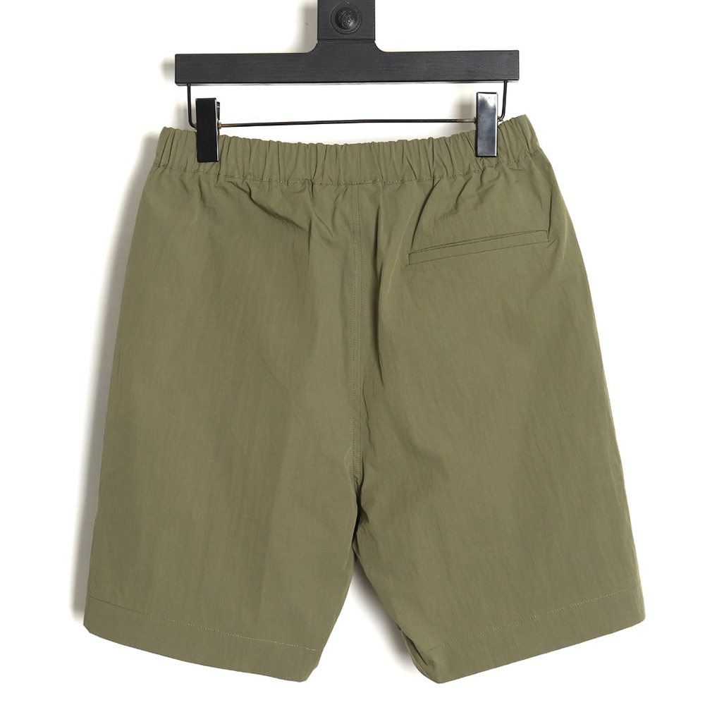 L0ew* olive green cotton blend shorts with embroidered pockets