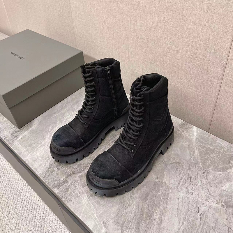 Ba*len*cia*ga lace-up combat boots