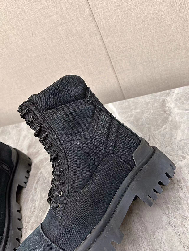 Ba*len*cia*ga lace-up combat boots