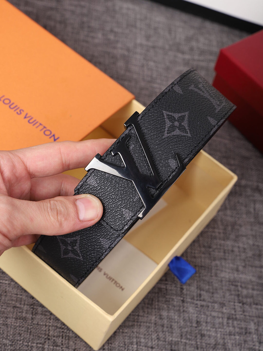 l0*is V*t0n belts m9608 40mm