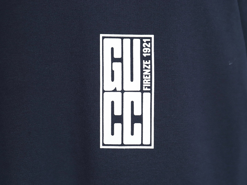 G*u*i red, white and blue g print round neck short sleeve t-shirt