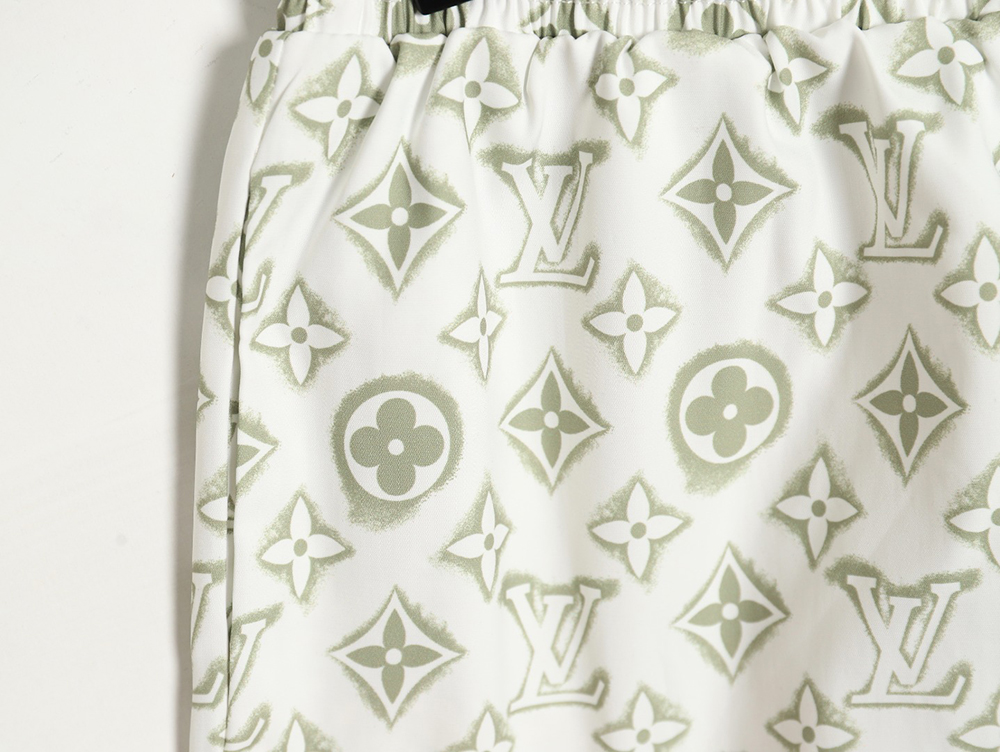 l0*is V*t0n 24ss distressed shorts with printed monogram