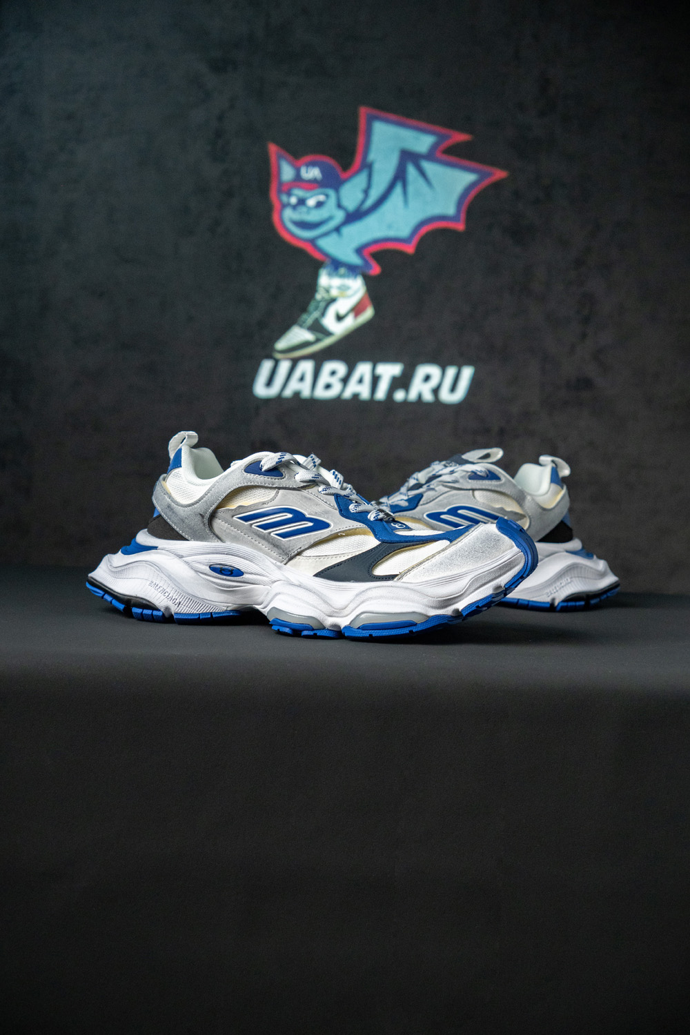 Ba*len*cia*ga cargo sneaker in grey, white and blue