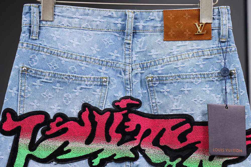 l0*is V*t0n graffiti gradient embroidered jeans
