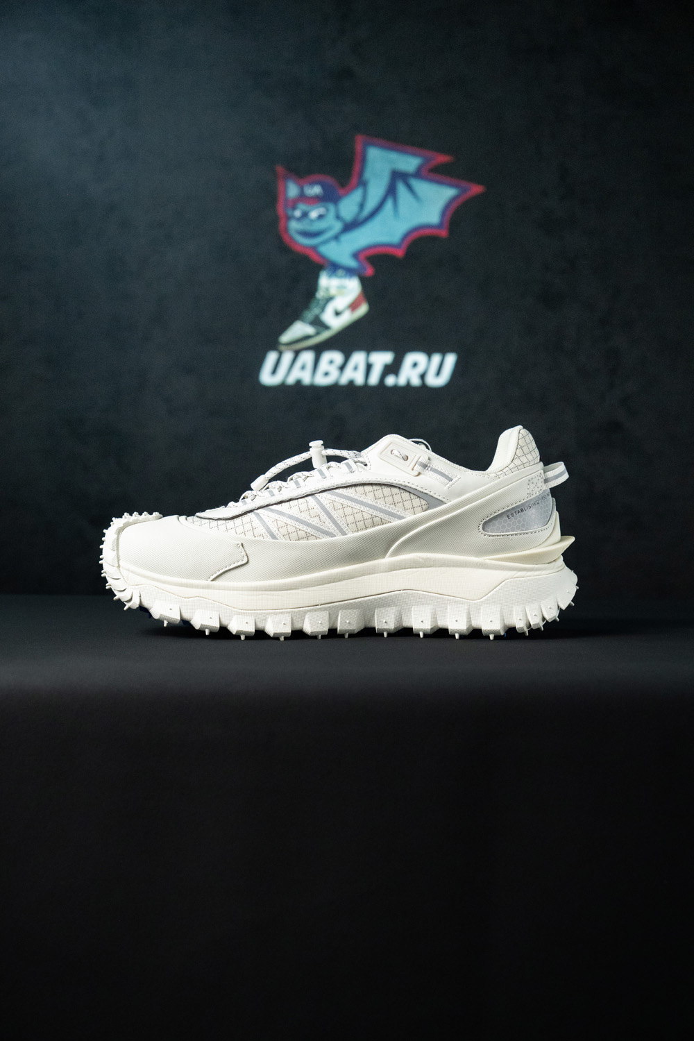 Moncler Trailgrip GORE-TEX Low 