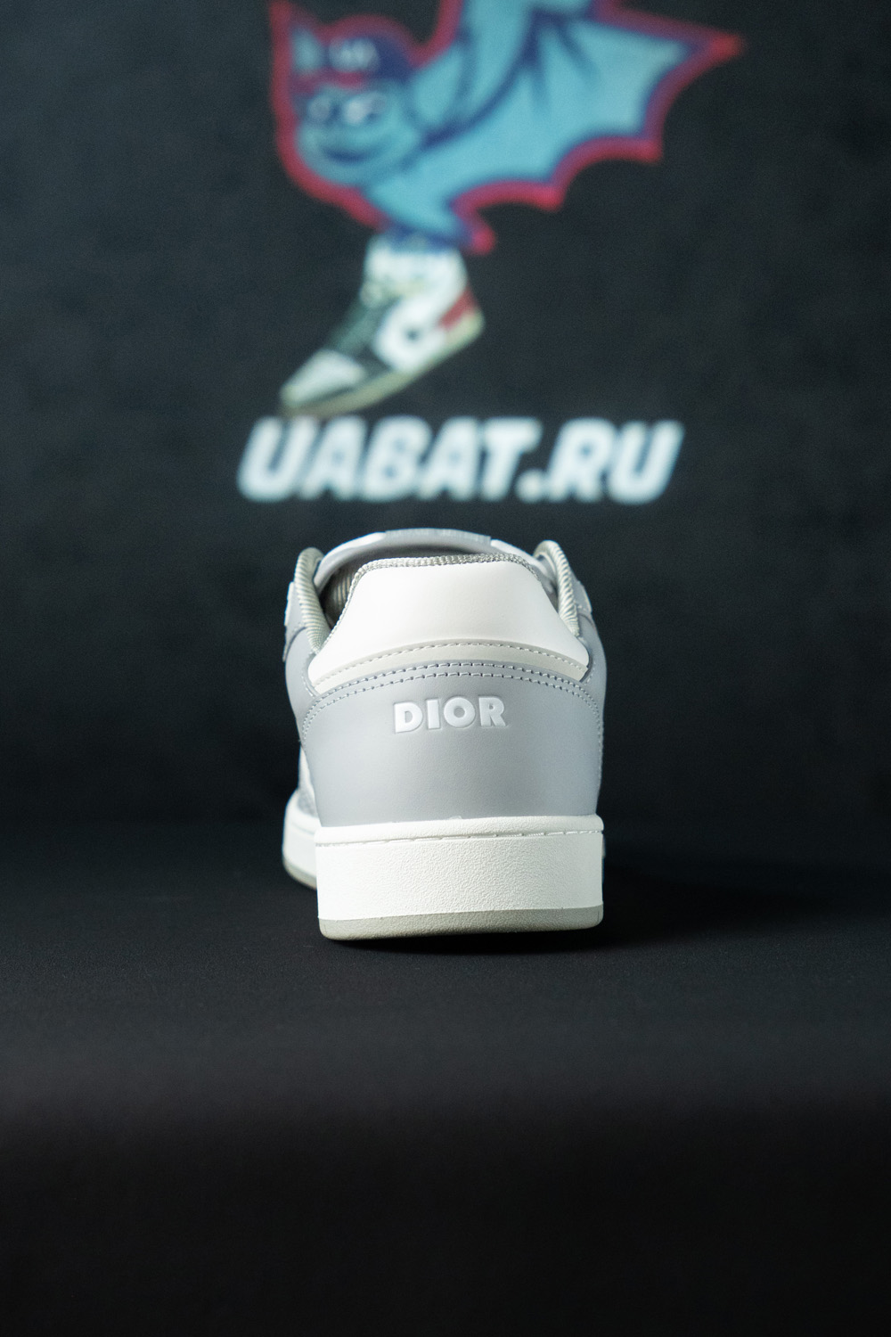 D*or b27 low-top sneaker gray