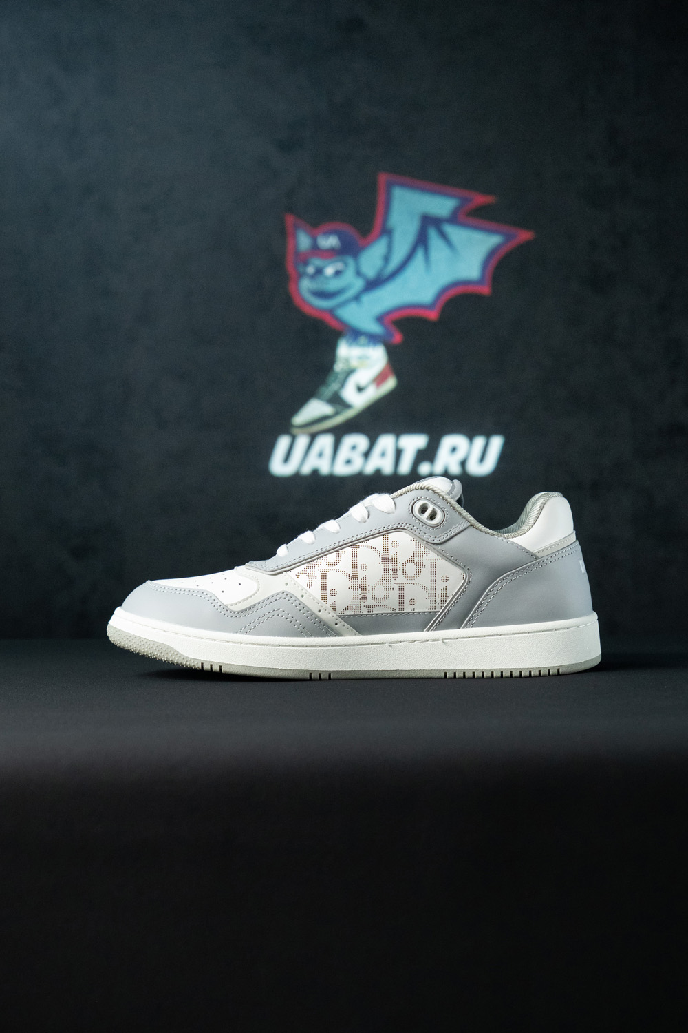 D*or b27 low-top sneaker gray