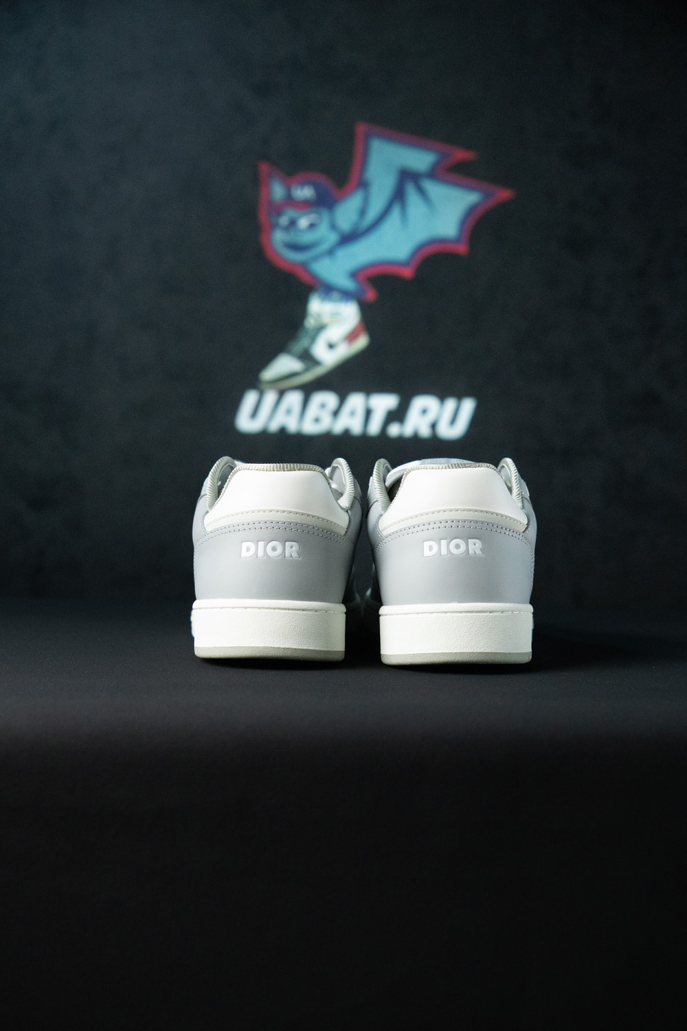 D*or b27 low-top sneaker gray