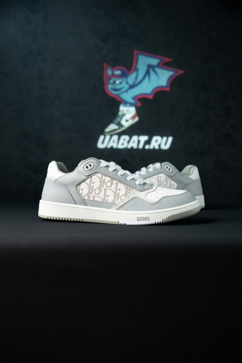 D*or b27 low-top sneaker gray