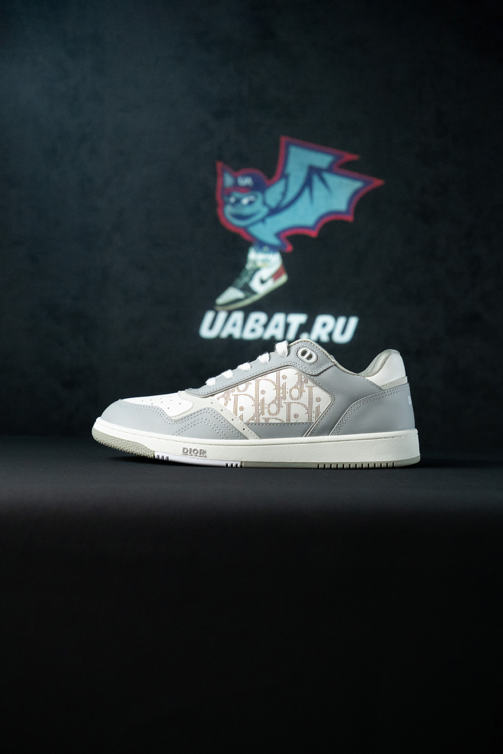 D*or b27 low-top sneaker gray