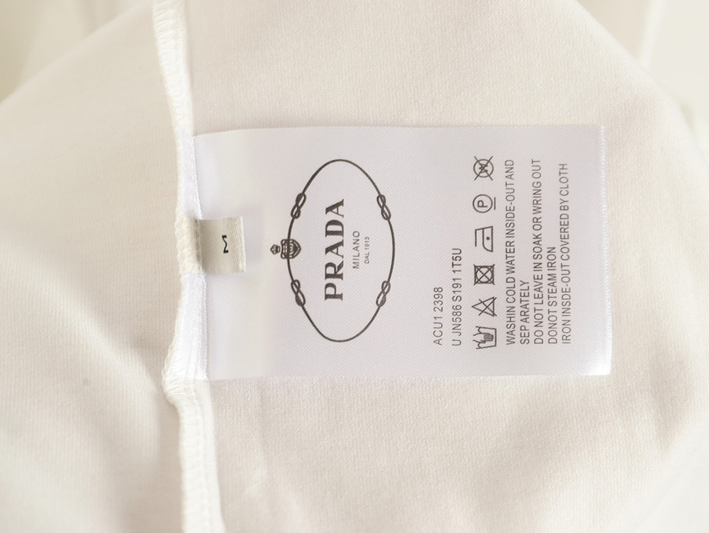 Pra*a inverted triangle chest short-sleeved t-shirt