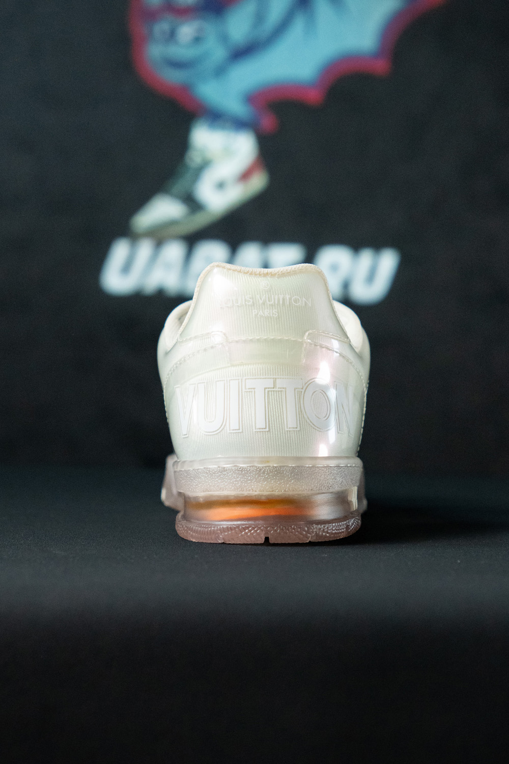 l0*is V*t0n trainer white transparent