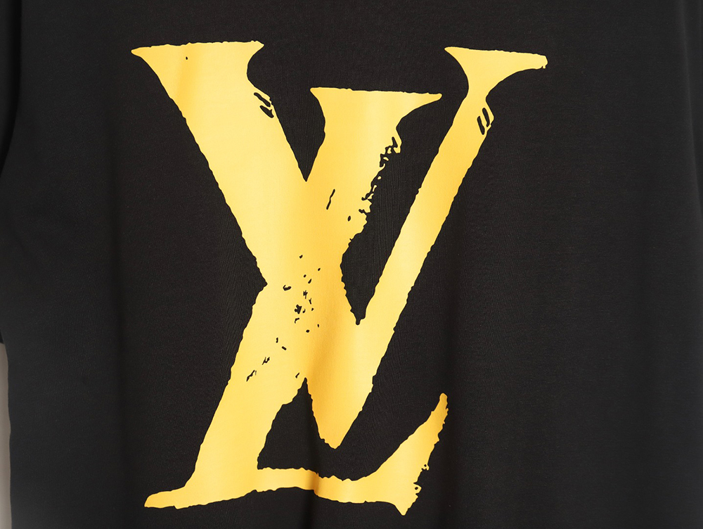 l0*is V*t0n short-sleeved t-shirt with large logo tsk1