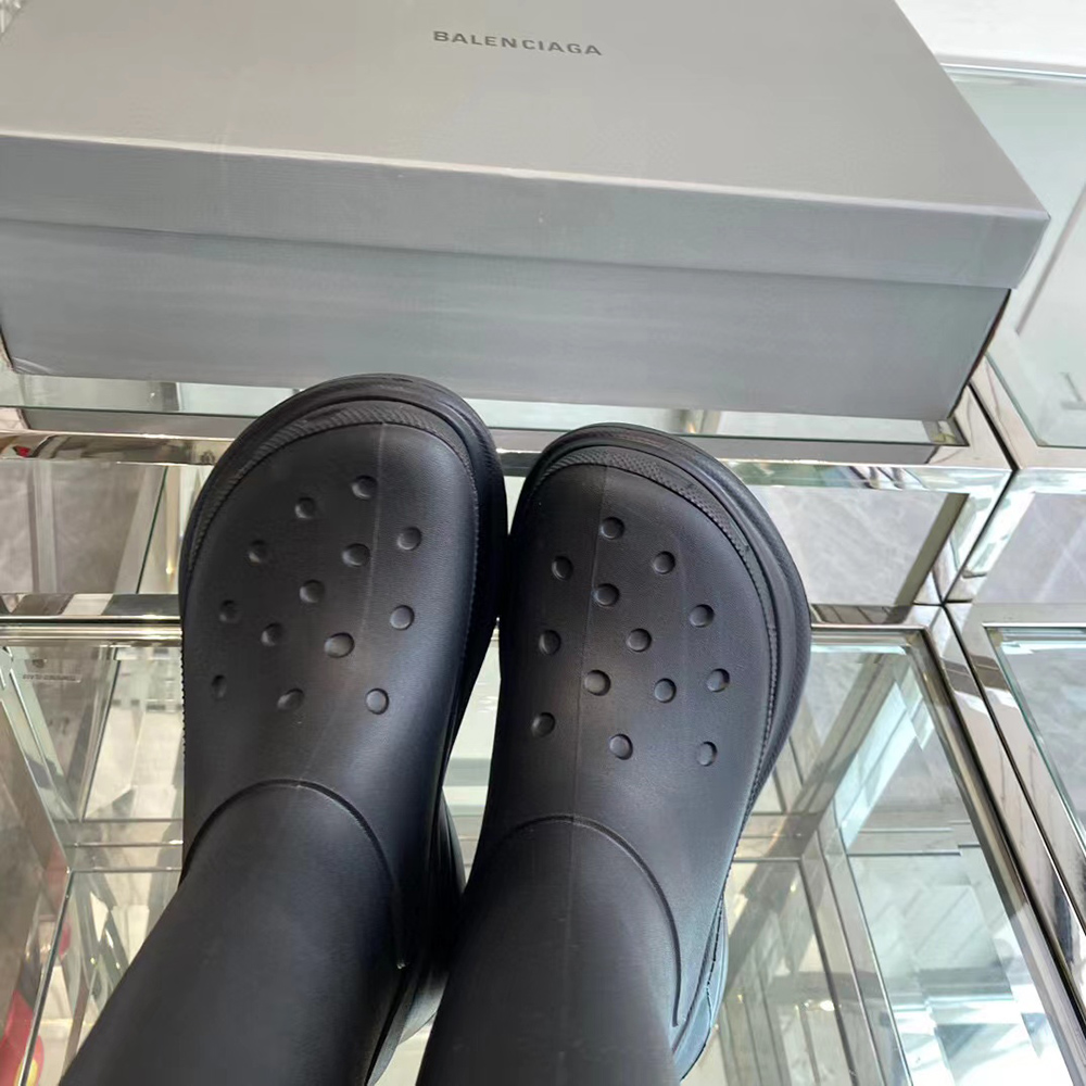 Cr*0*s x ba*len*cia*ga clog boot 2.0 