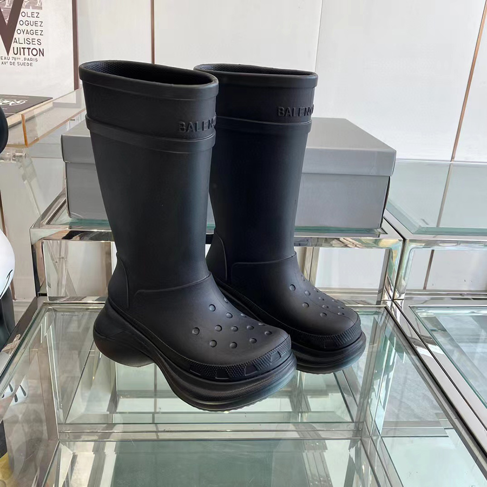 Cr*0*s x ba*len*cia*ga clog boot 2.0 ''black''
