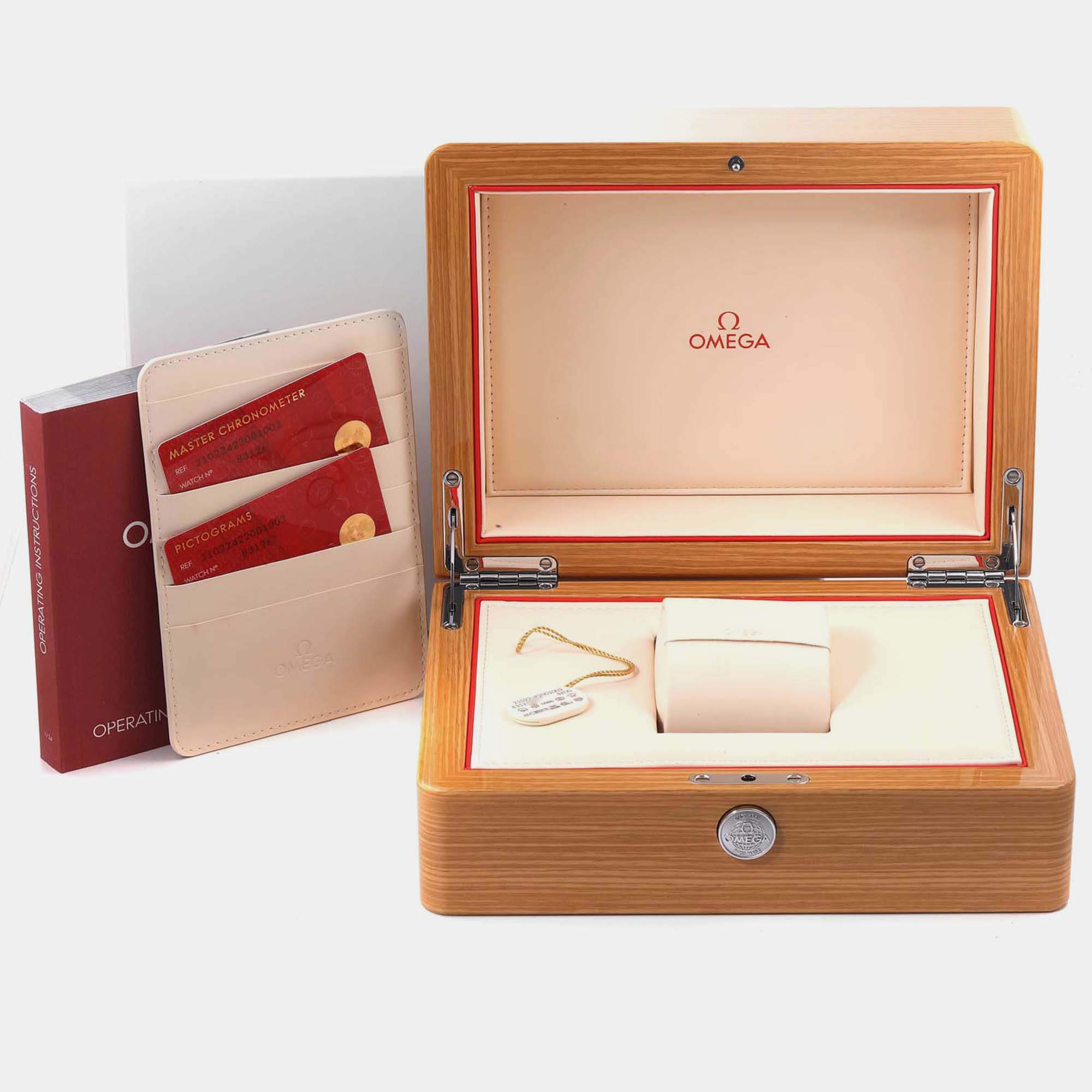 Om**a - original painted wooden box set