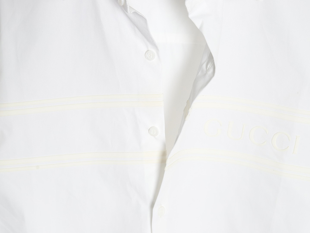 G*u*i embossed lettering long-sleeved shirt