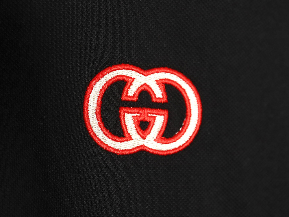 G*u*i short-sleeved polo shirt with red cuffs and double g embroidery tsk1