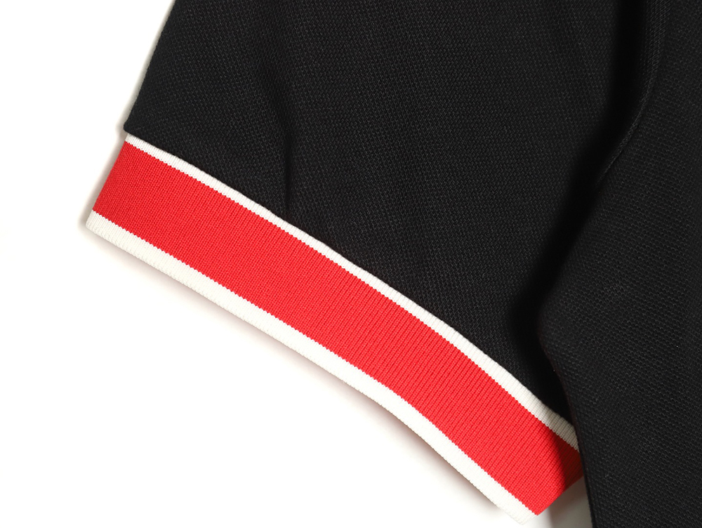 G*u*i short-sleeved polo shirt with red cuffs and double g embroidery tsk1