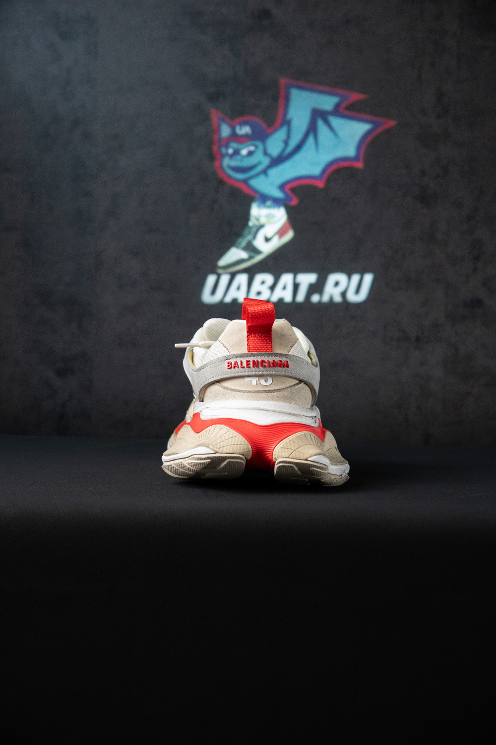 Ba*len*cia*ga cargo sneaker in beige, grey and red