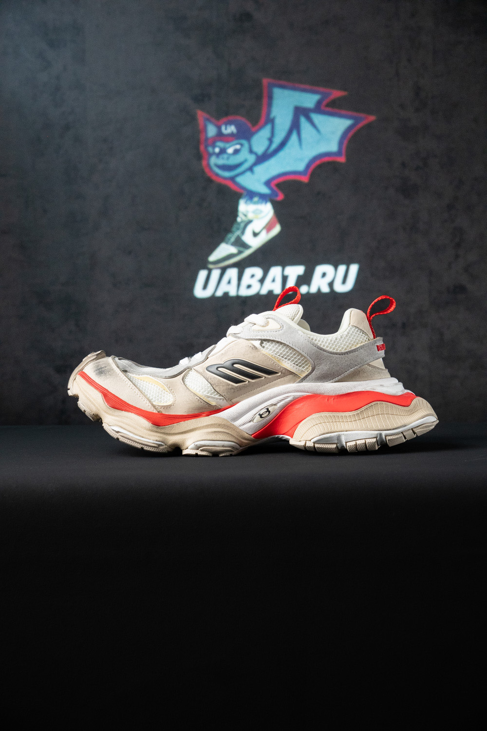 Ba*len*cia*ga cargo sneaker in beige, grey and red