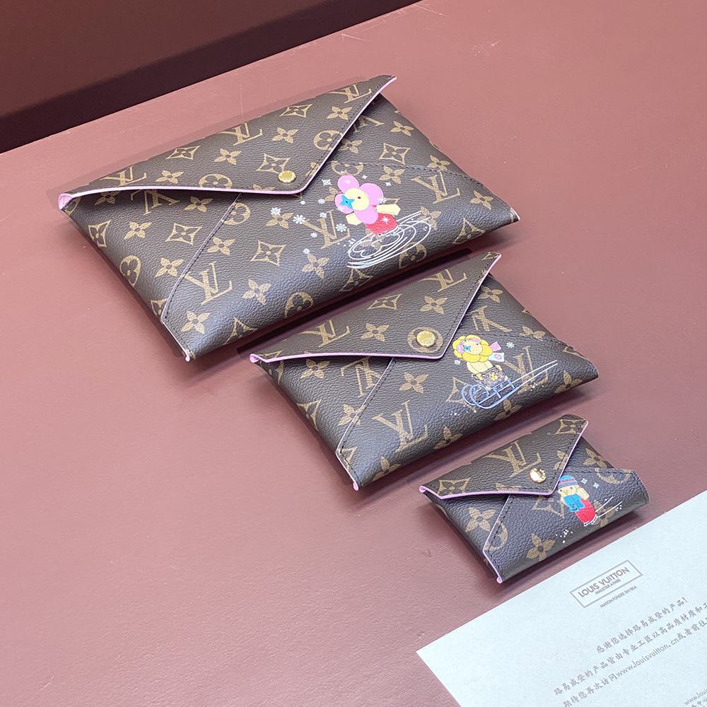 l0*is V*t0n bags m82655 15.5*11.5*0.5cm