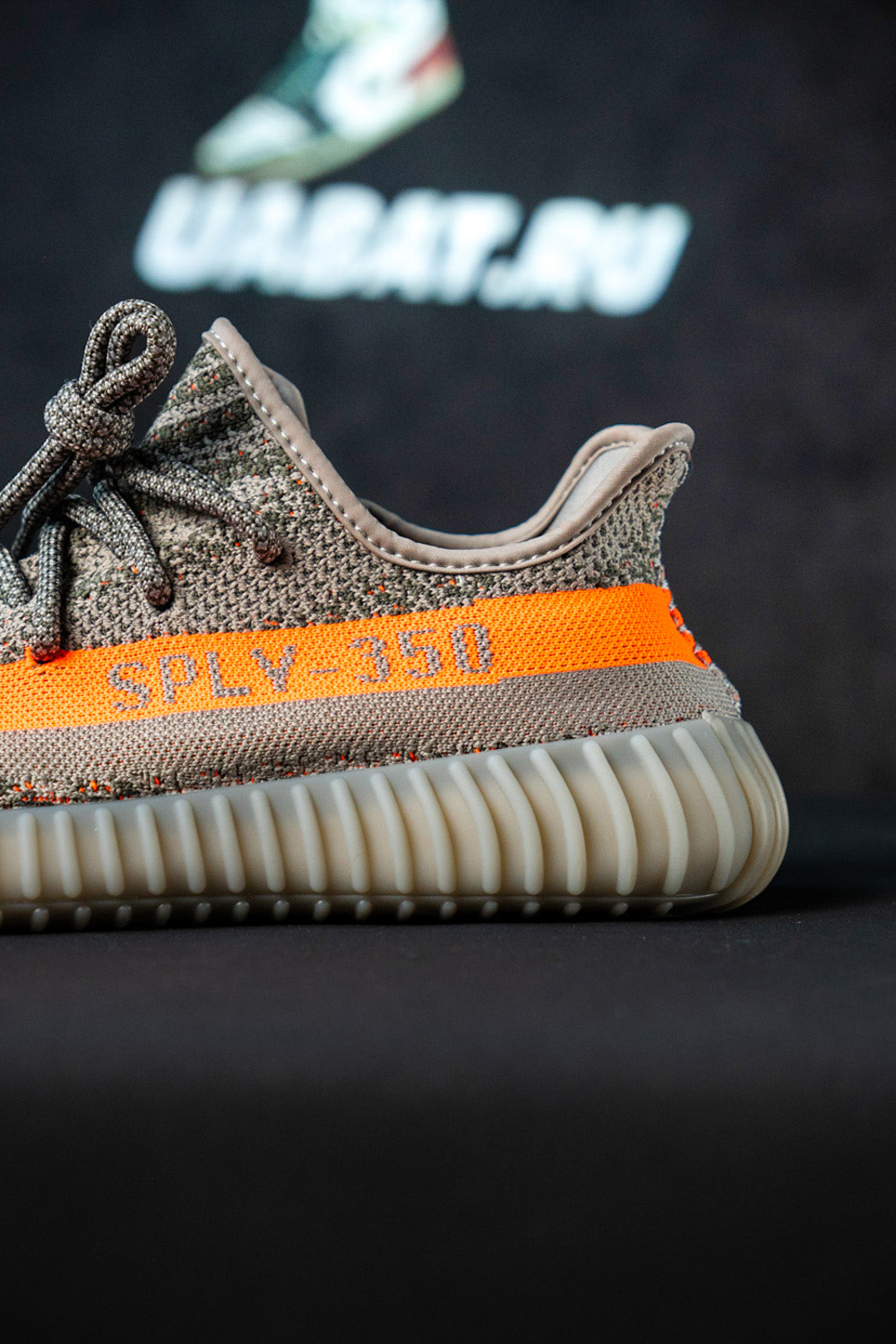 Y**zy boost 350 v2 "beluga"