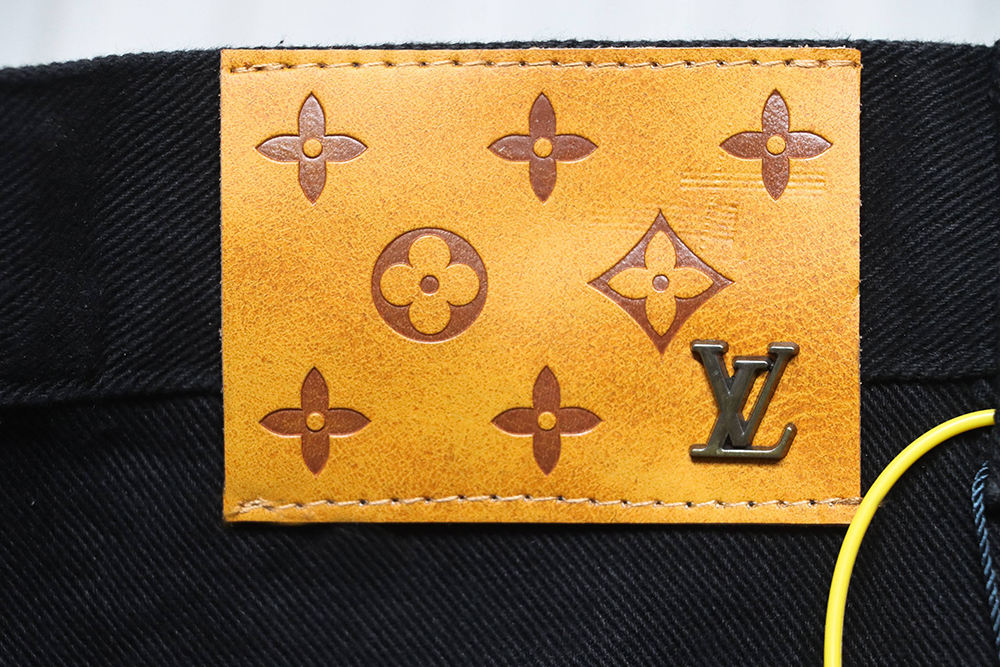 l0*is V*t0n embossed denim overalls