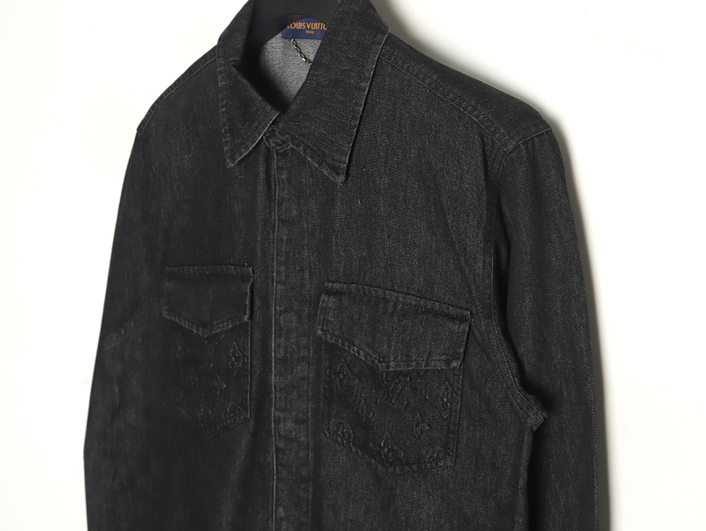 l0*is V*t0n pocket embossed denim jacket shirt