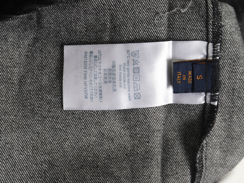 l0*is V*t0n pocket embossed denim jacket shirt